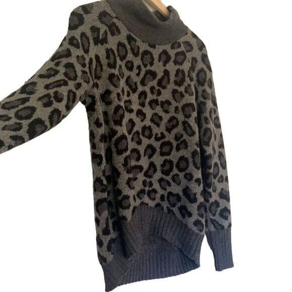 NWOT Cynthia Rowley Small Gray Black Leopard Mock Turtleneck Sweater Wool Blend - Picture 2 of 7